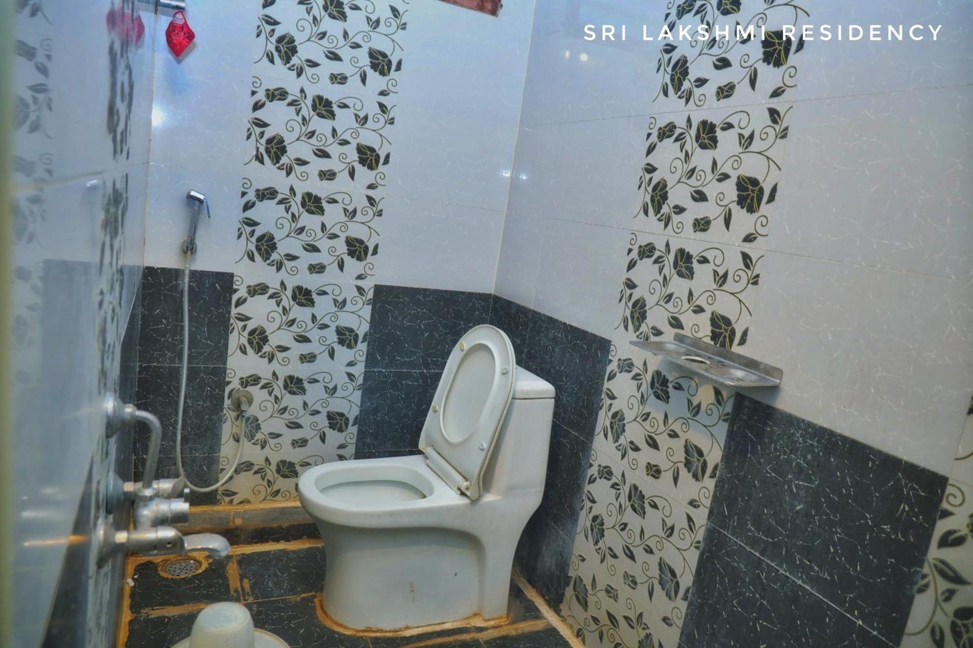 Hotel Sri Lakshmi Residency Tirupati Exterior foto
